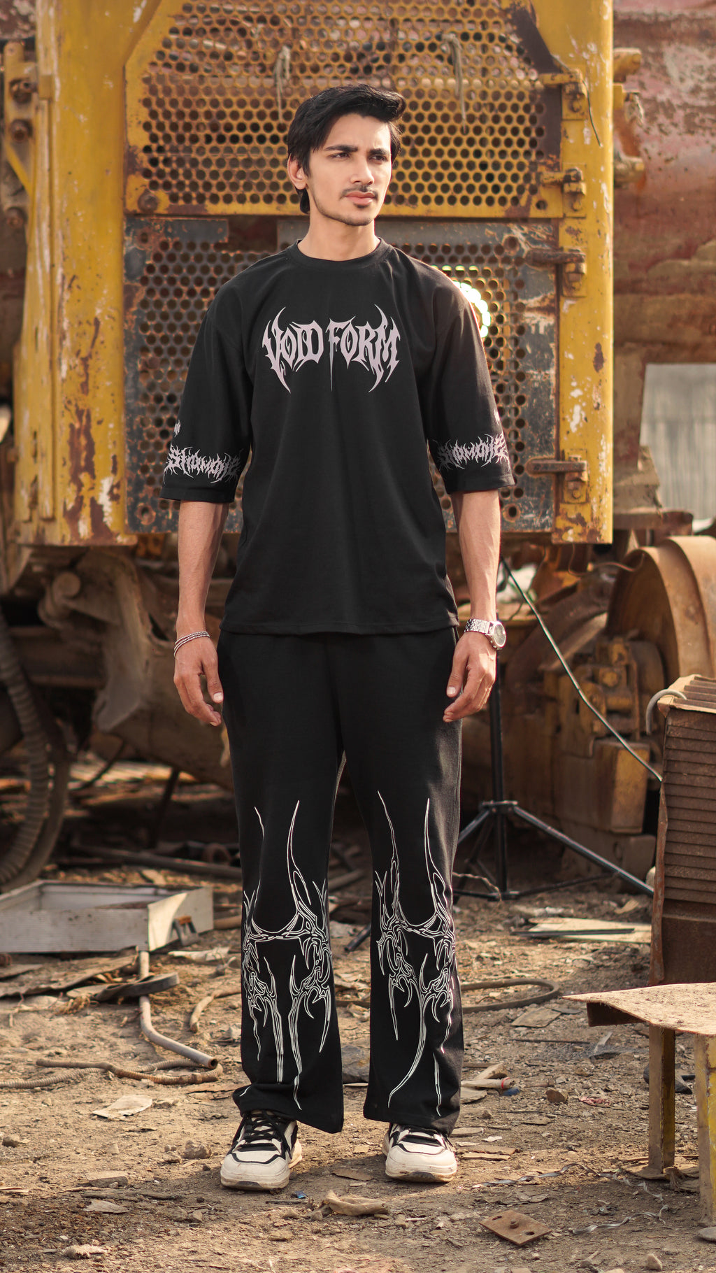 Void Form Signature Black Oversized T-shirt