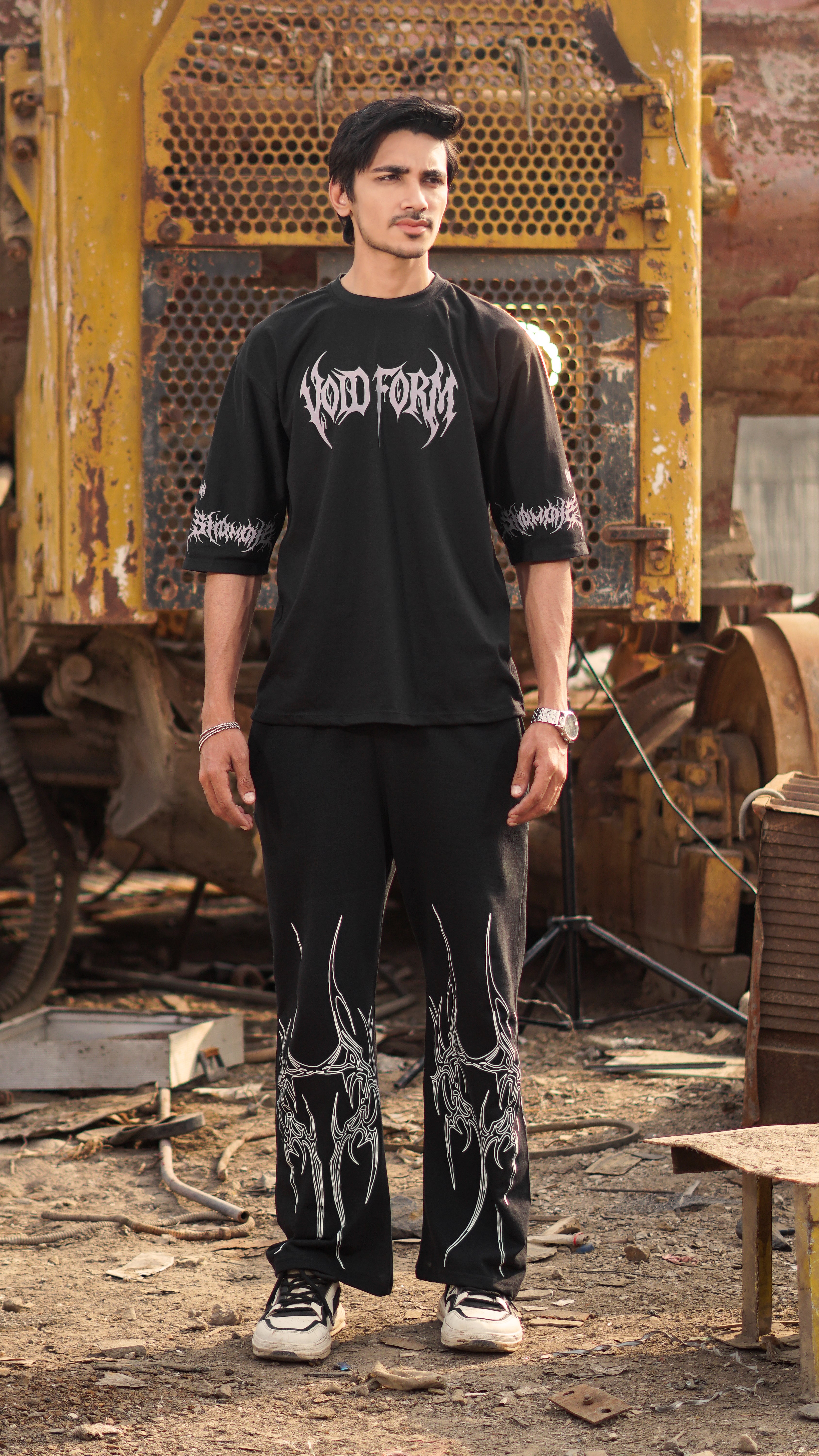 Void Form Signature Black Oversized T-shirt